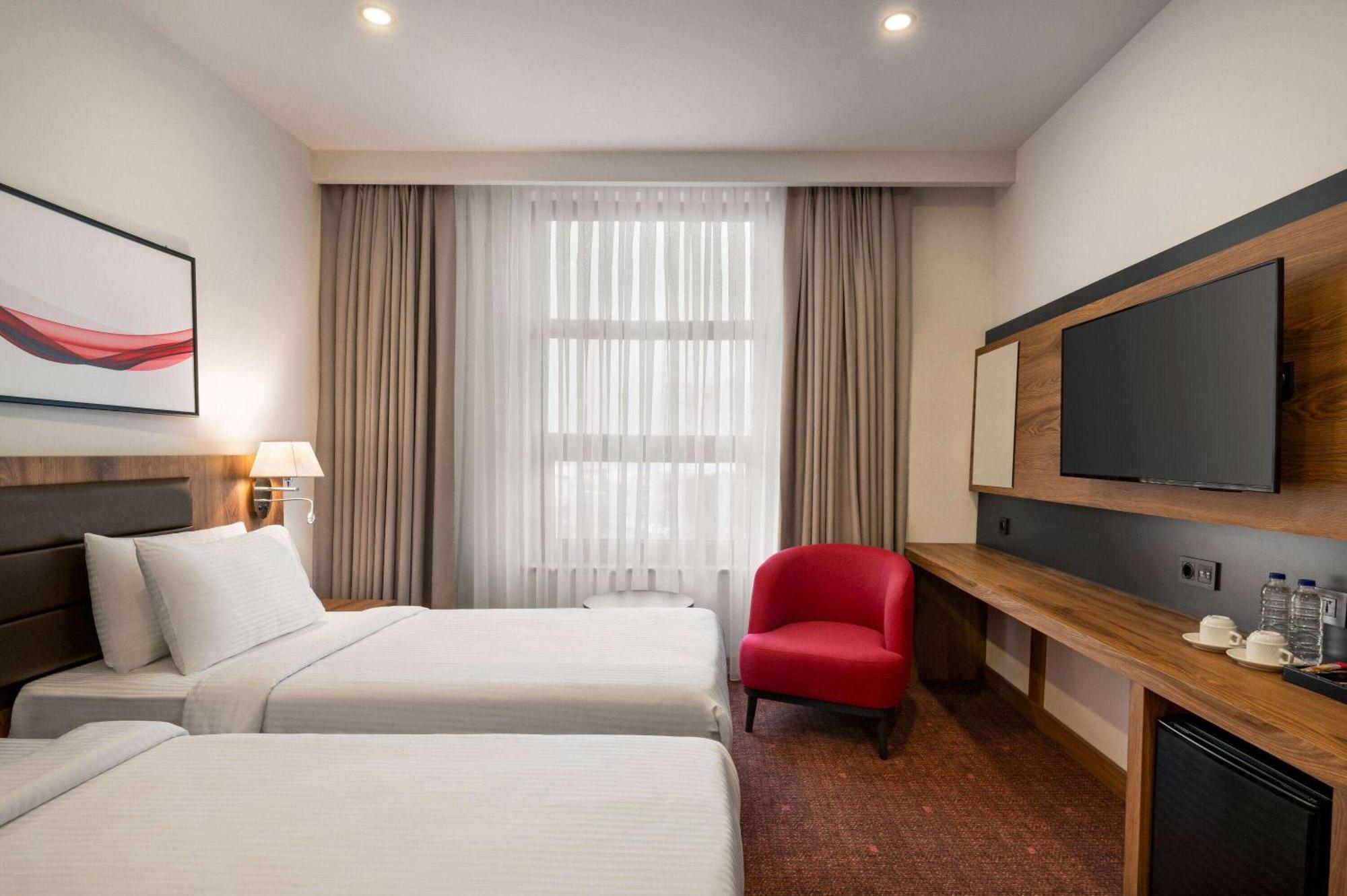 Ramada By Wyndham Karacabey Hotell Bursa Eksteriør bilde